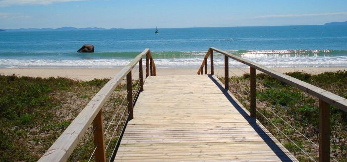 Balneabilidade melhora em SC, mas 32% dos pontos seguem impróprios