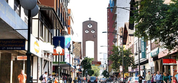 Abertura de empresas em Blumenau cresce 12,86%