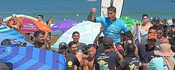 Lucas Wood conquista título do QS 6000 da WSL em Imbituba