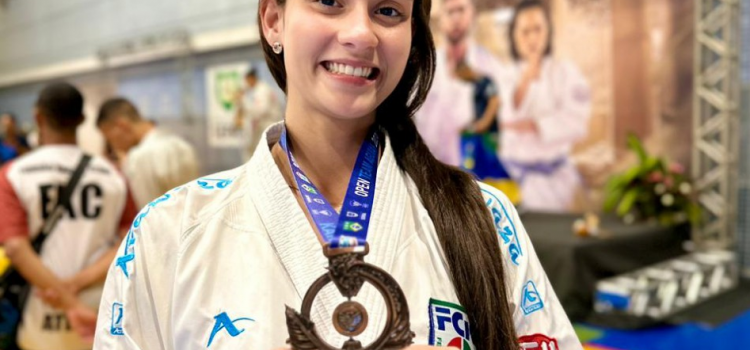 Karateca de Blumenau é medalhista no Open Nacional