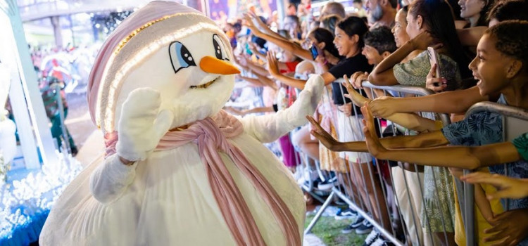Primeiro desfile de Natal ocorre neste sábado na Rua Alberto Stein