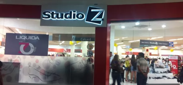 Desocupada é presa roubando 16 pares de tênis na Studio Z