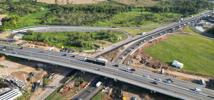 Obra na interseção da BR-101 com a SC-486 ultrapassa 75%