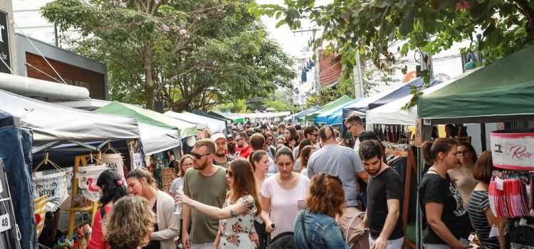 Blumenau prepara a Feira da Estação para o Carnaval