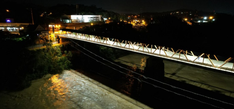 Prefeitura conclui obra de iluminação na Ponte do Salto