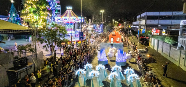 Sábado é dia de desfile de Natal