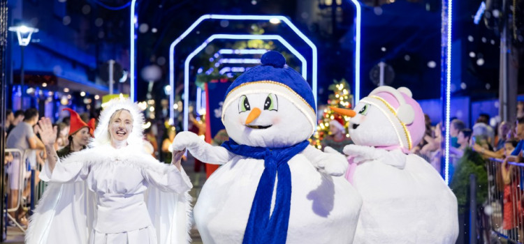 Primeiro desfile do Natal em Blumenau ocorre hoje