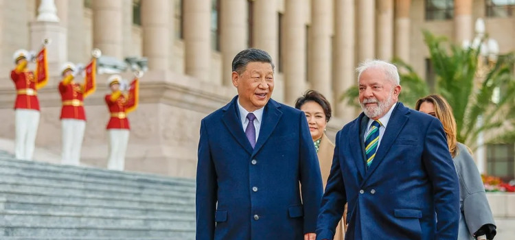 Lula esquece apoio dos EUA à democracia