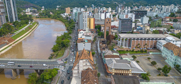 Blumenau debate mobilidade e desenvolvimento urbano