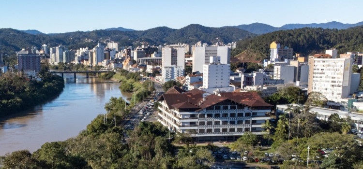 Blumenau está entre as cidades mais mencionadas nas redes sociais