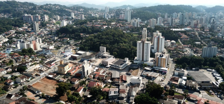 Mais de 6 mil vagas de emprego foram criadas em Blumenau esse ano