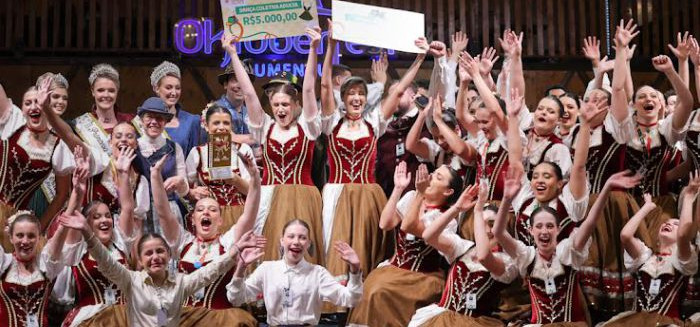 Grupo de Blumenau é bicampeão no Festival de Danças Germânicas