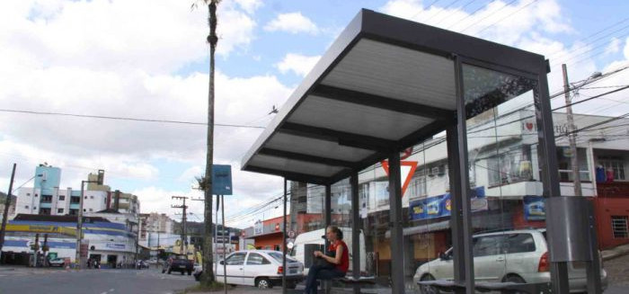 Câmara aprova programa de parceria privada para pontos de ônibus