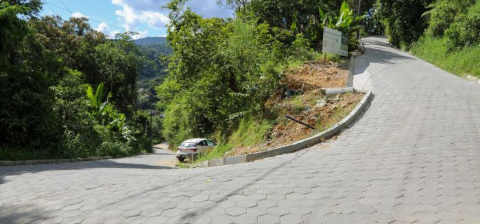 Prefeitura conclui obras na Rua Rodolfo Bretzke na Velha Grande