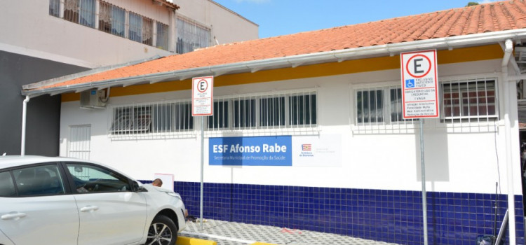 Sala de vacina da ESF Afonso Rabe está fechada