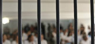 Senado cria regras para ‘saidões' de presos e indenização às famílias de vítimas