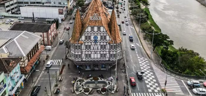 Mercado imobiliário dispara e valorização dobra a média do país