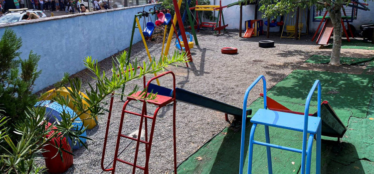 Pais e professores de Blumenau temem creche em escola municipal