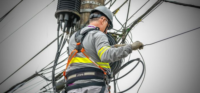 Programa Limpa Fios passa de 40 ruas atendidas