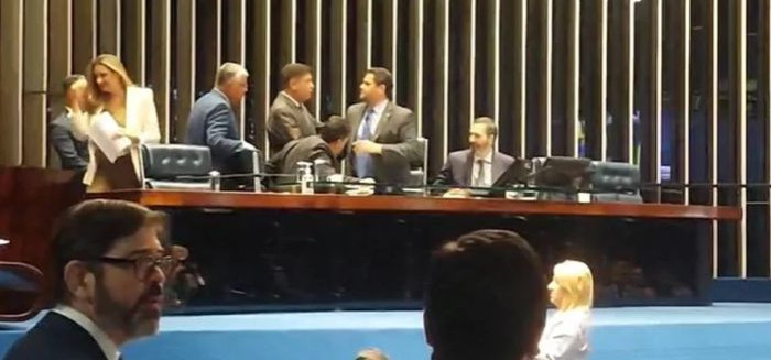 Caso Lulinha na CPI do INSS gera tensão nos bastidores do governo