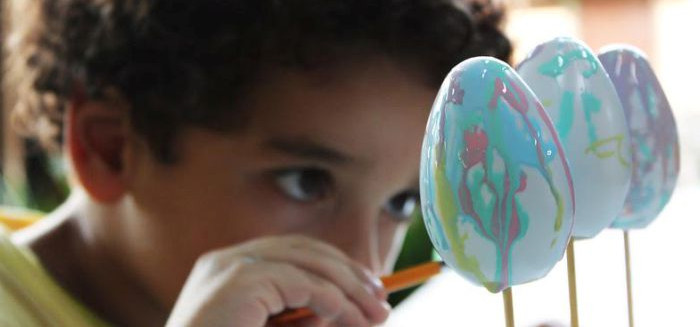 Vila Germânica vira cenário mágico com a abertura da Páscoa em Blumenau