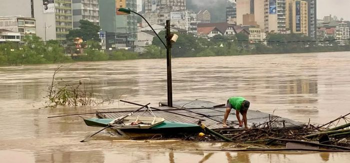Rio Itajaí-Açu pode atingir 6,5m e coloca Blumenau em estado de alerta