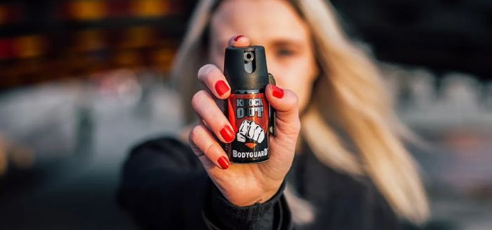 Defesa pessoal: mulheres podem ter direito ao spray de pimenta