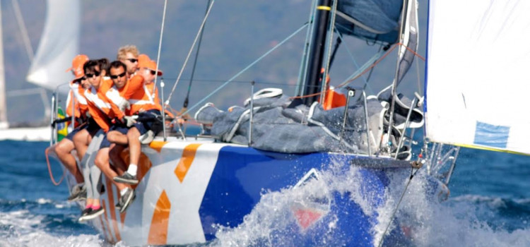 Itajaí Sailing Team é terceiro lugar na classe IRC da Semana de Vela de Ilhabela