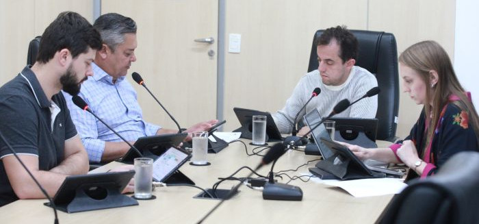 Câmara debate pontos de aplicativo para a Oktoberfest