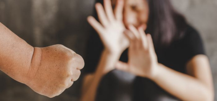 Violência doméstica mobiliza PM nos bairros Garcia e Itoupava Central