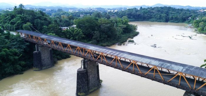 Ponte do Salto recebe pintura final