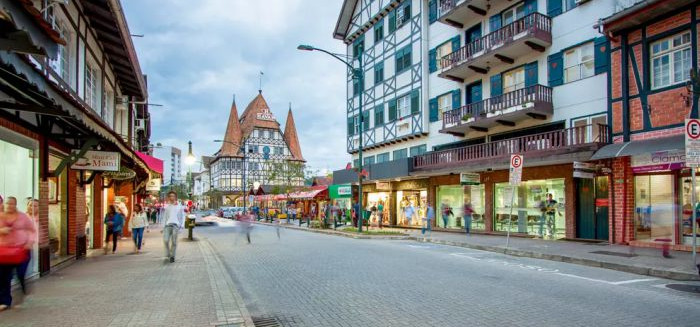 Contrata+ conecta MEIs a serviços públicos em Blumenau