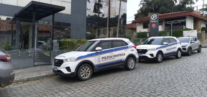 Operação do Gaeco mira empresa de TI na Itoupava Seca