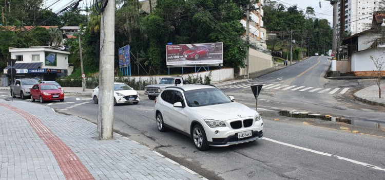 Primeiro trecho da Rua Bahia já dispõe de novas calçadas