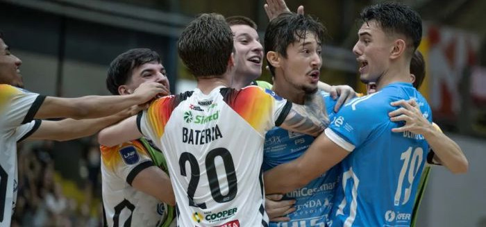 Com Sesi lotado, Blumenau Futsal vence o Vasco na estreia da LNF Silver