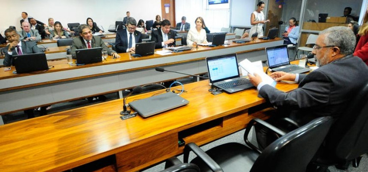 Senado debate previdência e fim do auxílio-moradia