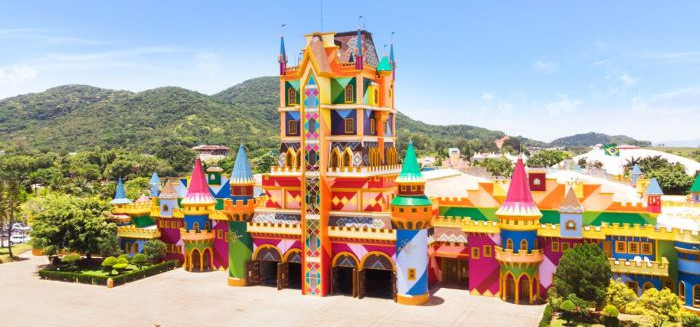 Beto Carrero World anuncia mais de 200 vagas de emprego em diversas áreas