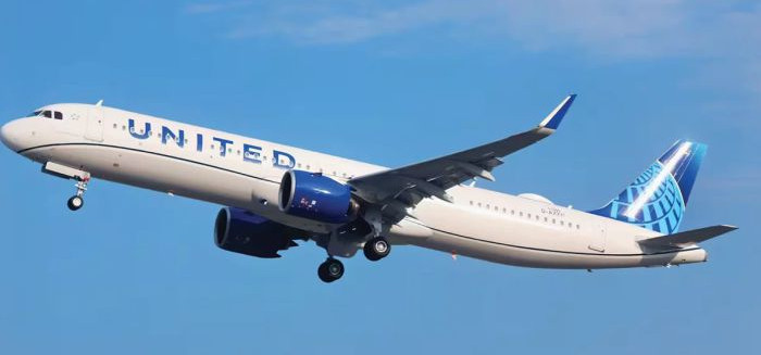 United Airlines pode expulsar passageiro que não usar fone de ouvido