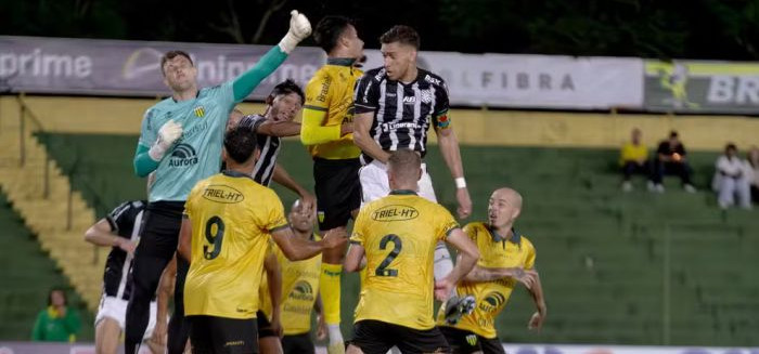 Figueirense: empate justo na estreia deixa recados para Márcio Zanardi