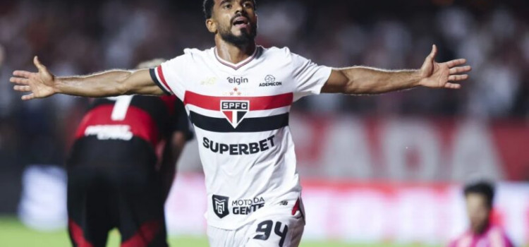 São Paulo vira sobre o Flamengo na estreia do Brasileirão