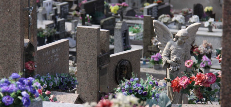 Cemitérios municipais funcionarão das 6 às 18h no Dia de Finados
