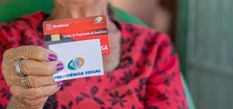 Quatro bancos não podem mais oferecer empréstimo consignado