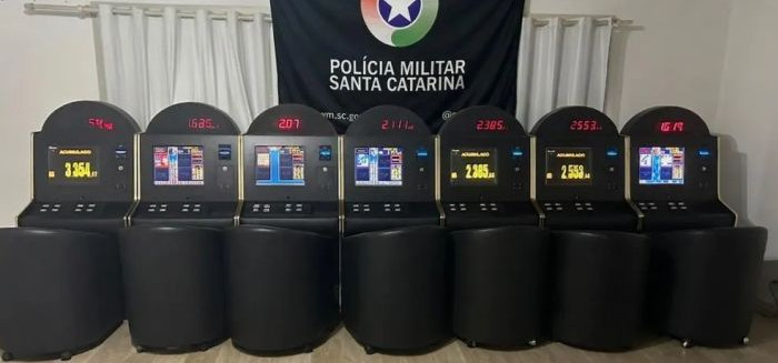 PM fecha casa de jogos de azar que faturava R$ 2 mil por dia em Blumenau