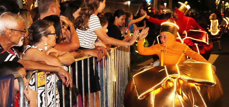 Desfile de Natal promete encantar público amanhã