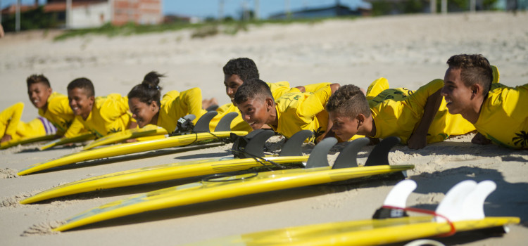 Domingo tem Festival das Escolinhas de Surf em Itapema