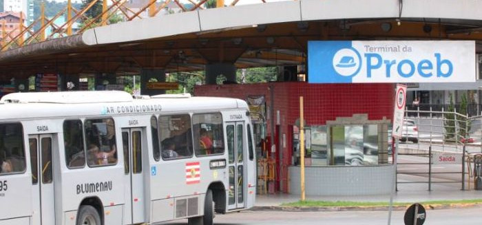 Fiscais dos terminais passam por treinamento com a PM