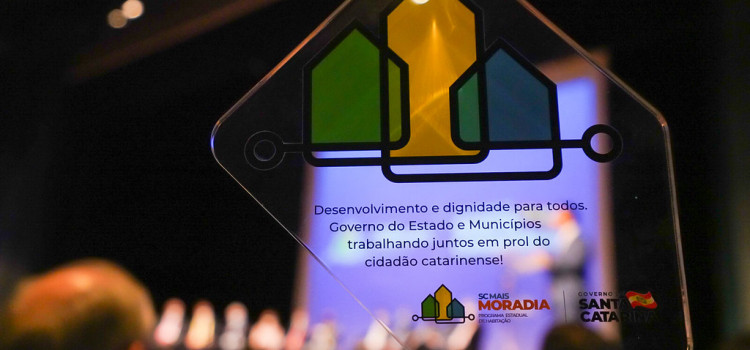 Governo de SC lança programa para combater déficit habitacional 
