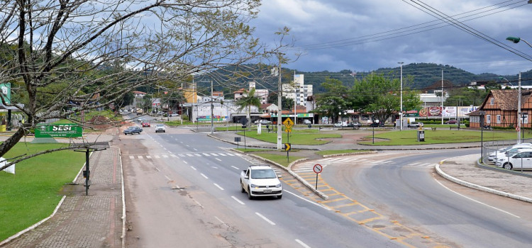 Corrida modifica trânsito na manhã deste domingo