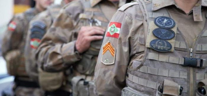 Vizinha é presa por injúria racial e ameaça com faca na Itoupava Central