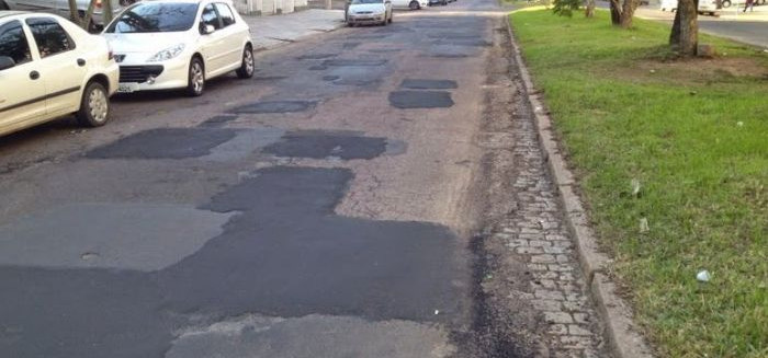 Remendos asfálticos desafiam motoristas